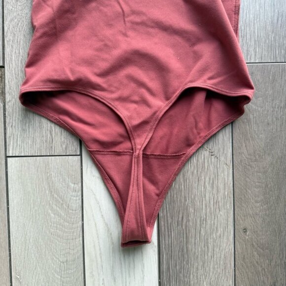 Abercrombie & Fitch  Bodysuit in Rosewood - Picture 3 of 4